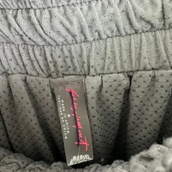 Free People Movement Reflective Shorts Sz M Silver Now You See Me Running - Picture 6 of 8